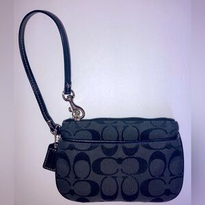 Auth Coach Black Signature C Wristlet with Bag Tag EUC